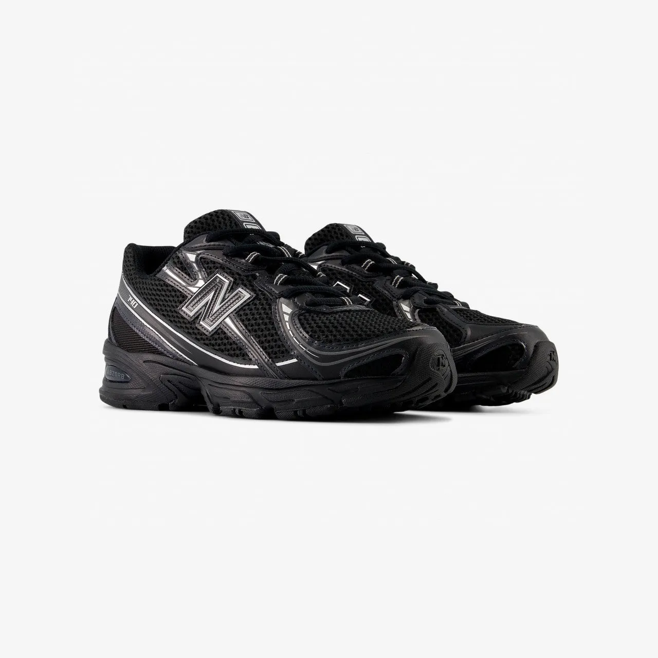 traction - level Easy to Wear 740