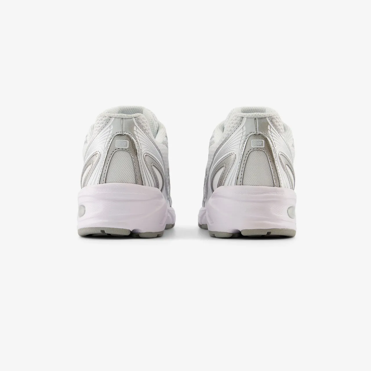 740 Padded chic indoor shoe features