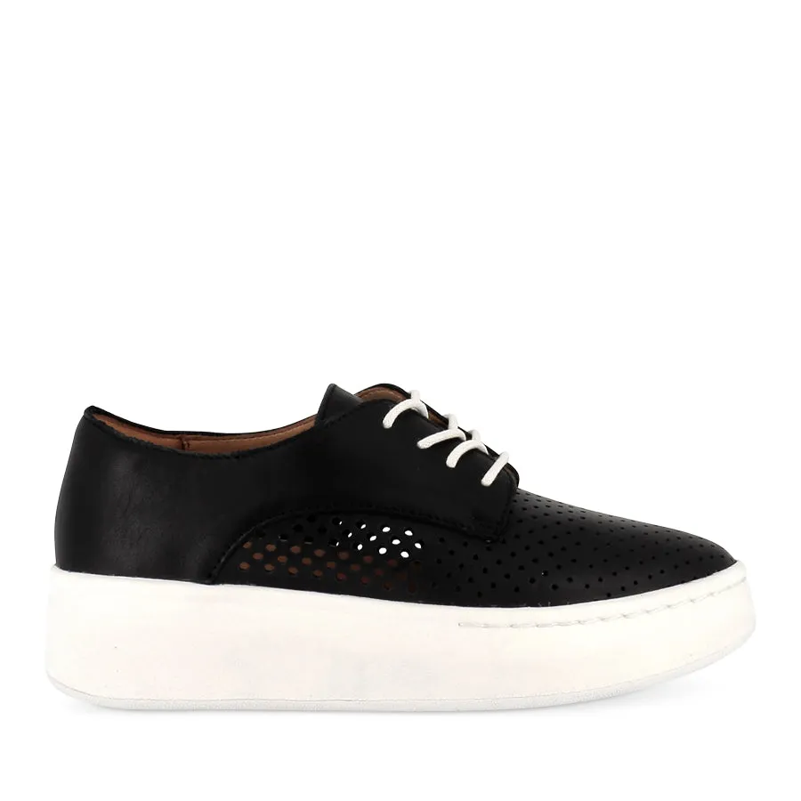 DERBY CITY PUNCH - BLACK LEATHER Shock-absorbent cushioning