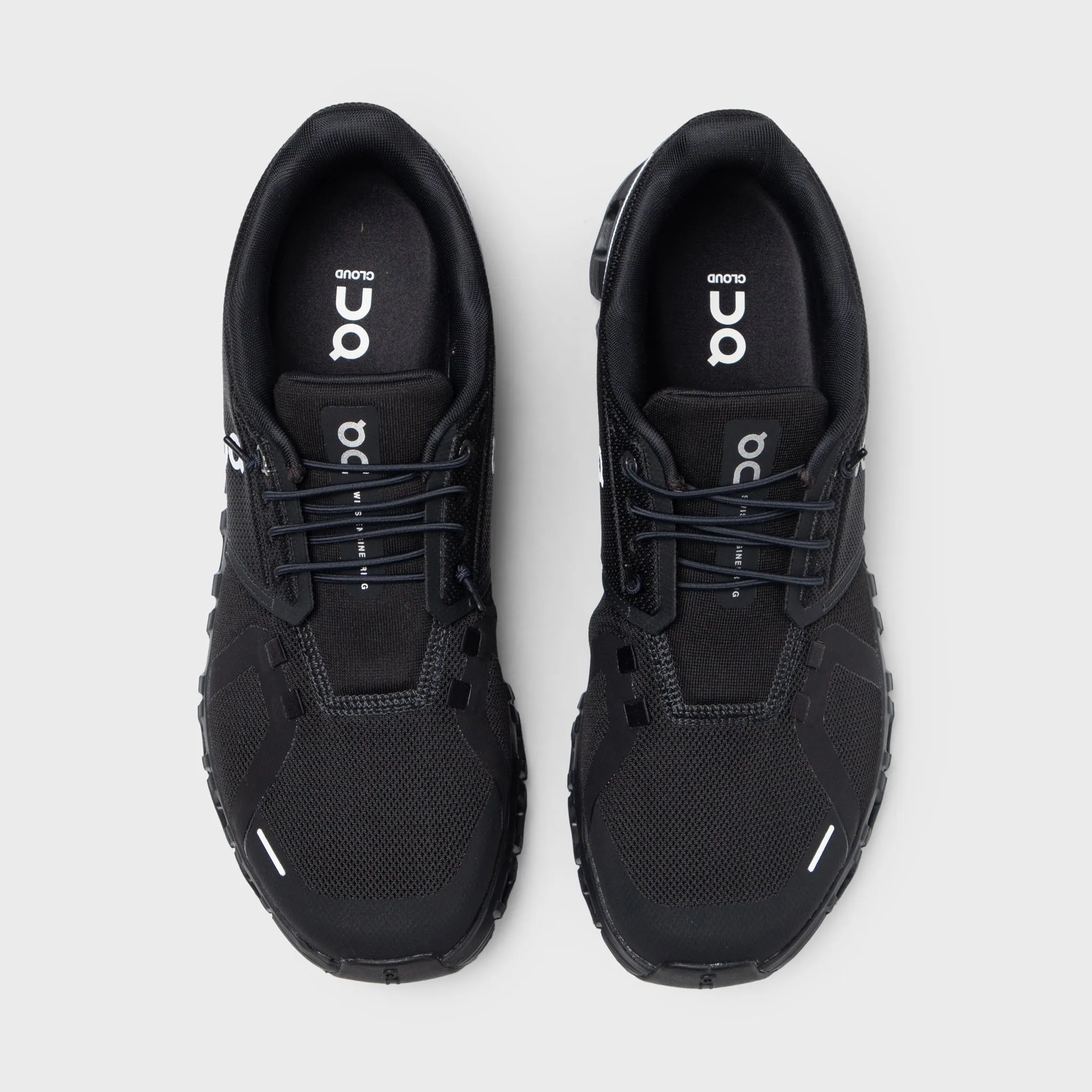 On Running Cloud 6 Black / Black Resilient Pace Fashionable Design