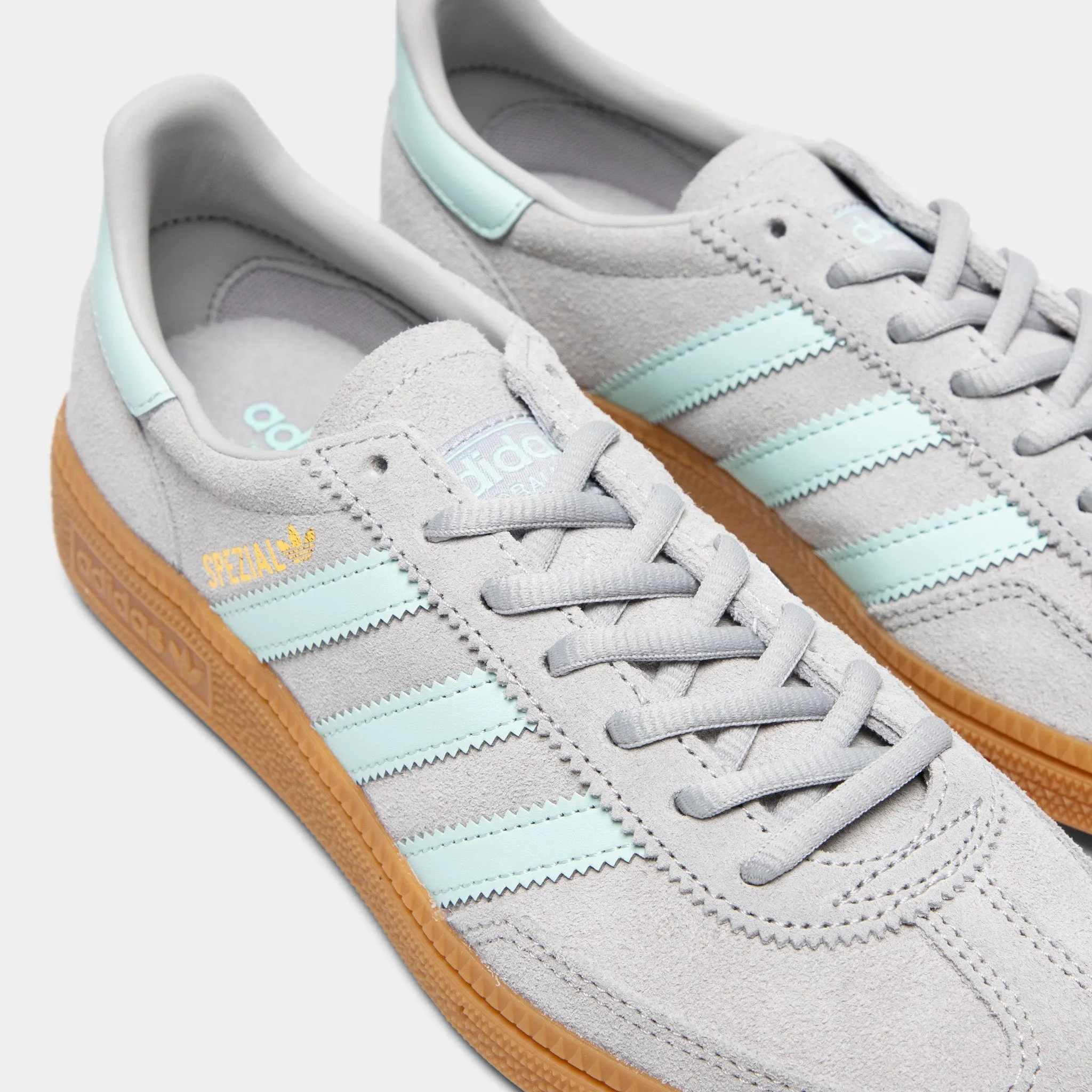 Superior Look Micro Perforation adidas Originals Juniors' Handball Spezial J Grey / Halo Mint - Gum