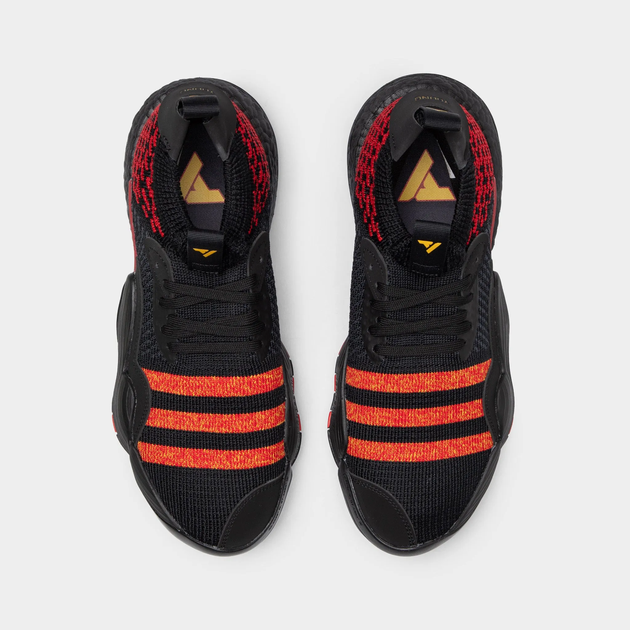 Quick Errands adidas Trae Young 2.0 Core Black / Better Scarlet - Bold Gold