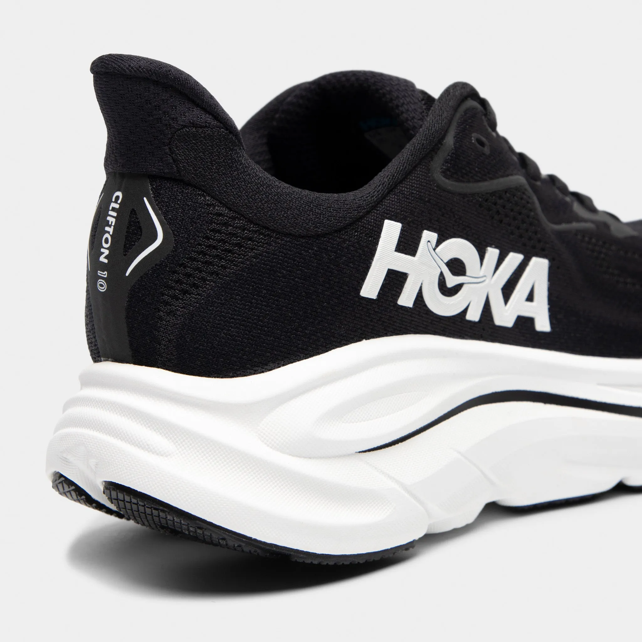 Travel Light Fashion Blend Hoka Clifton 10 Black / White