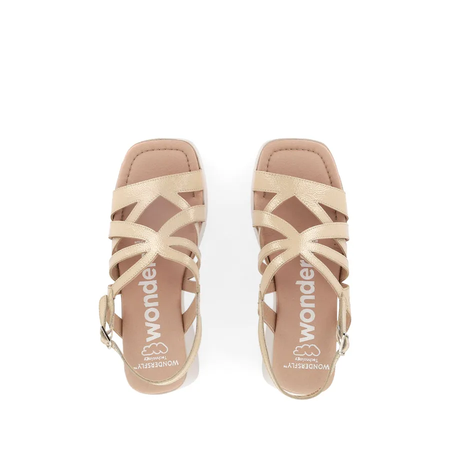 studded Classic Look DIAS D-1003 - NATURAL PATENT LEATHER