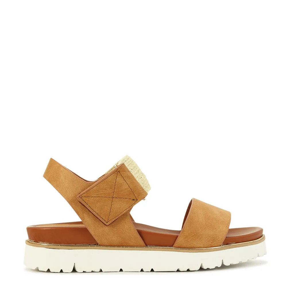 CARI Chic Flats