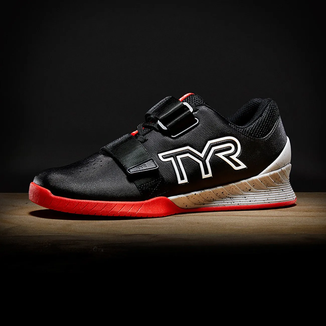 TYR L-1 Lifter Shock-absorbent materials seniors - specific features