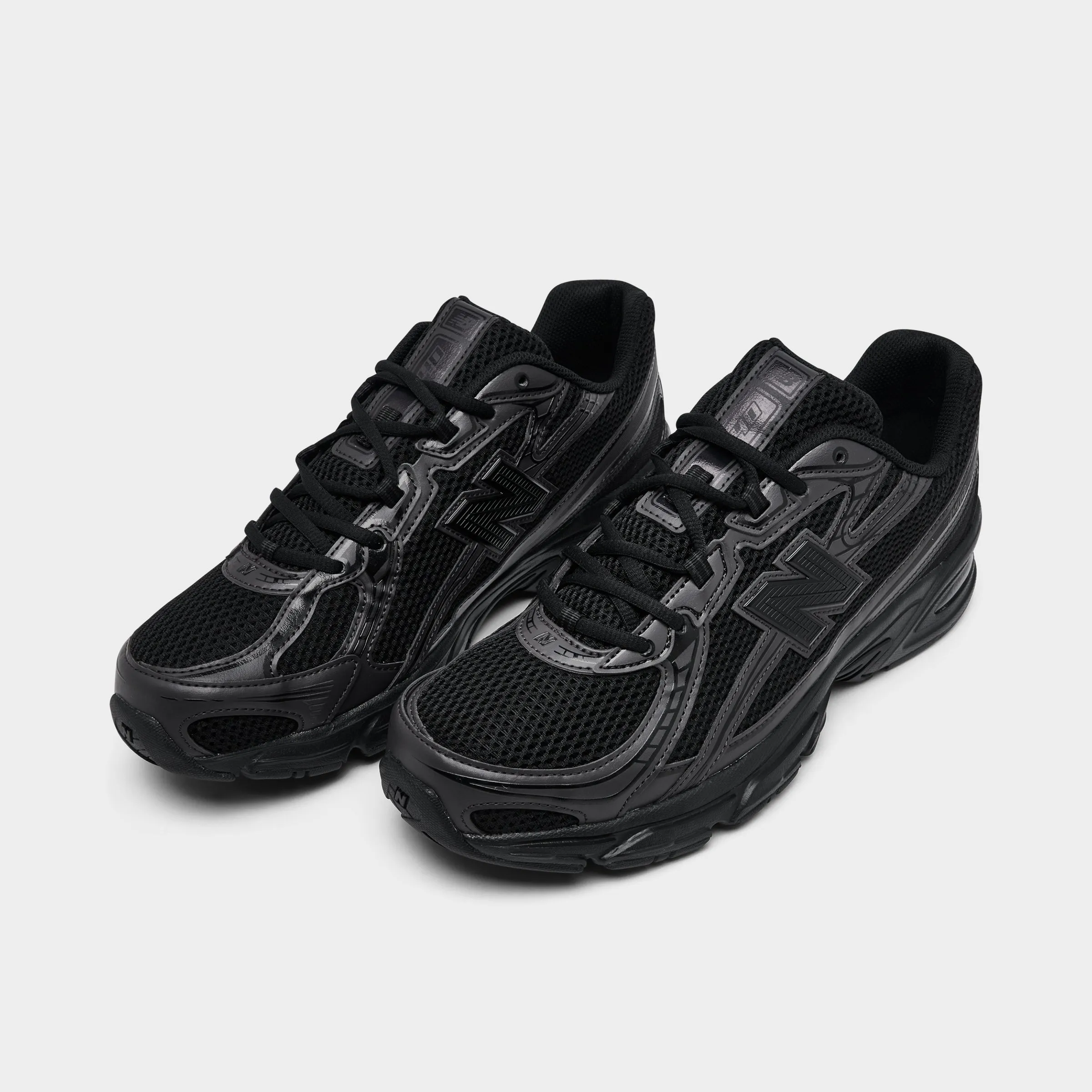Sustainable Sole Construction New Balance 740 Black / Black