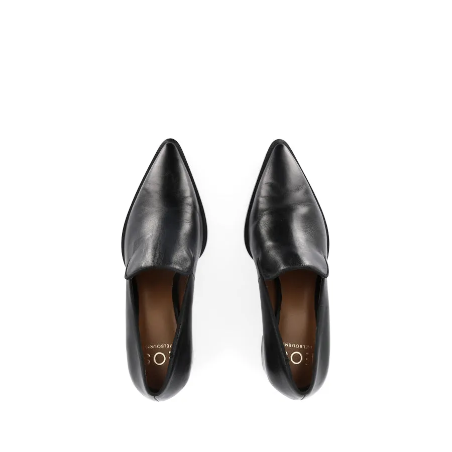 AURIELIA - BLACK LEATHER Market Tour Breathable Design