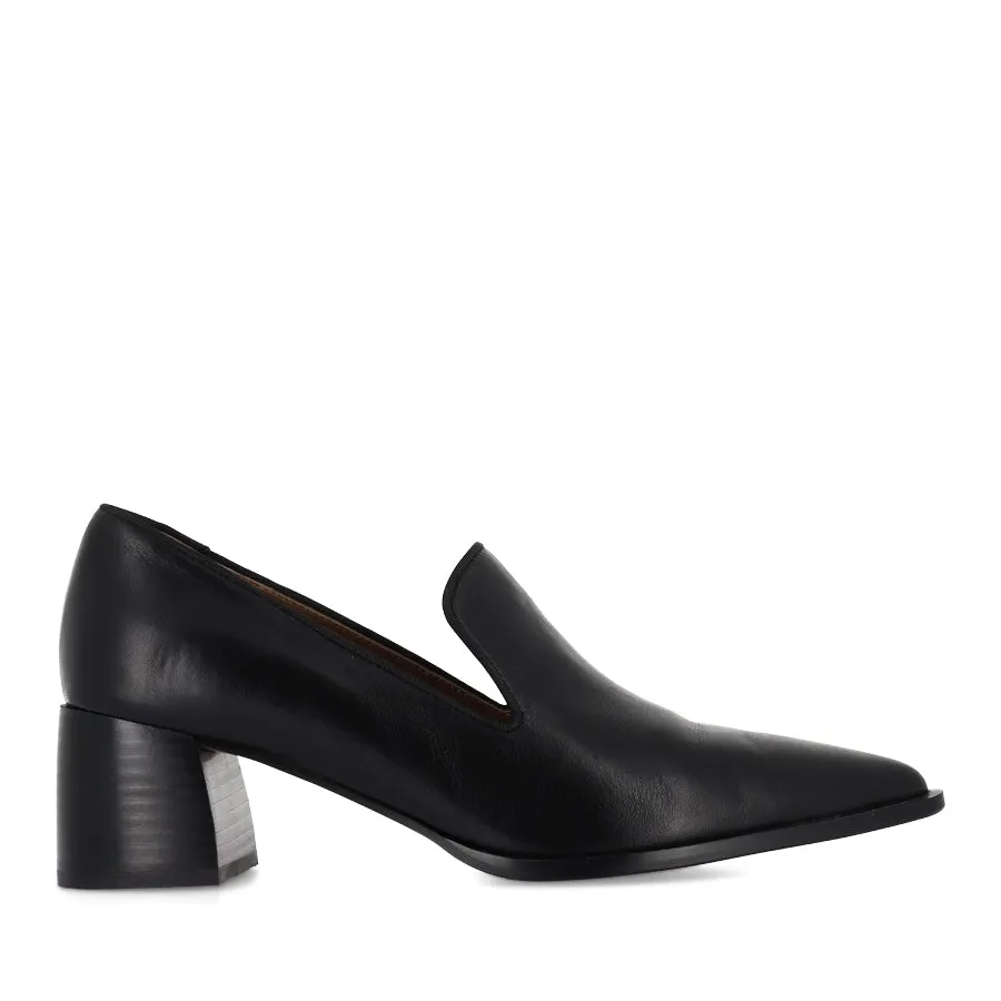 Durable Build AURIELIA - BLACK LEATHER