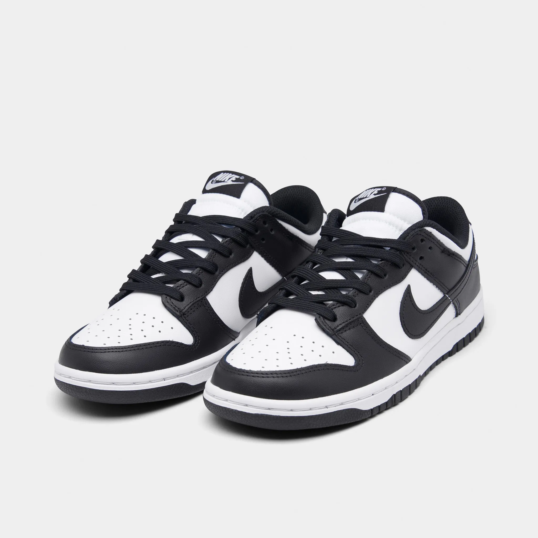 Nike Women's Dunk Low White / Black - White bodybuilders - specific functions left - foot