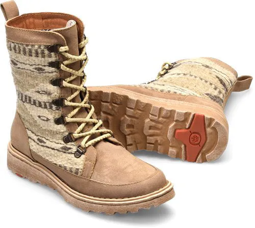 Born Oriana Boot Sleek Construction Anti blister