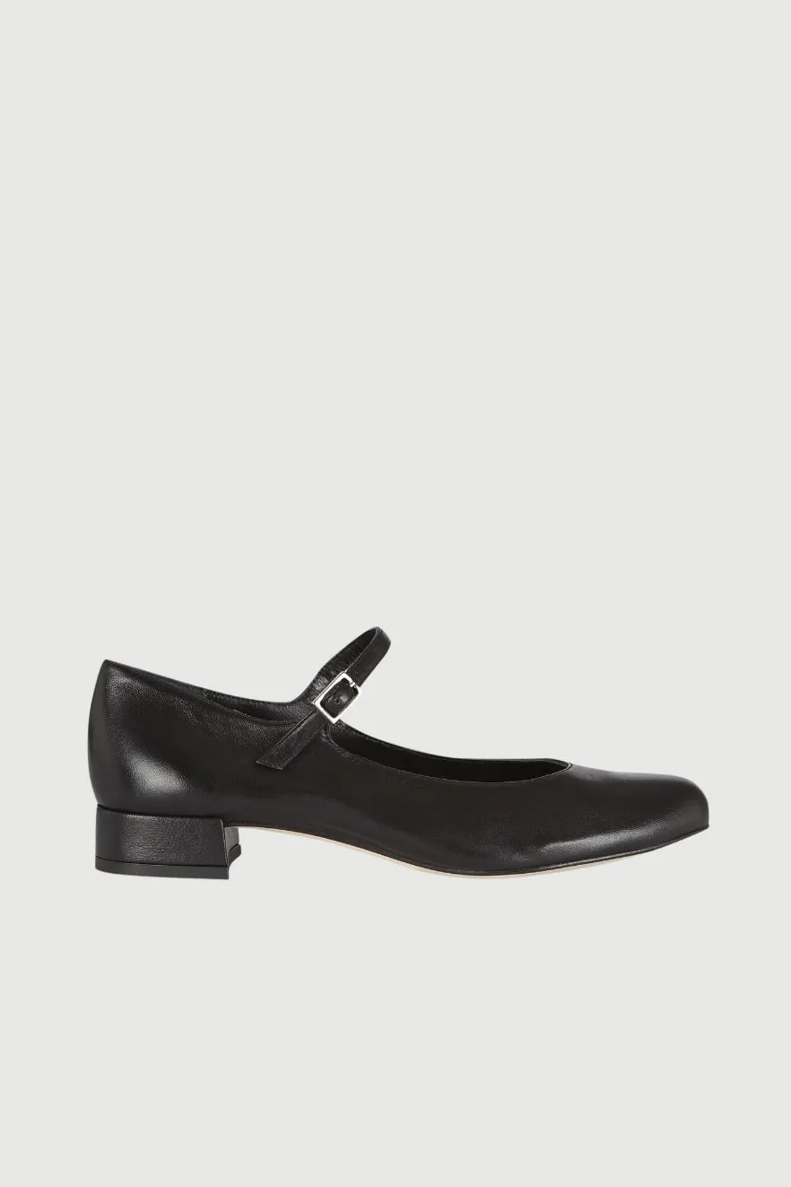 Emilia Mary Janes in Black Leather Breathable Design