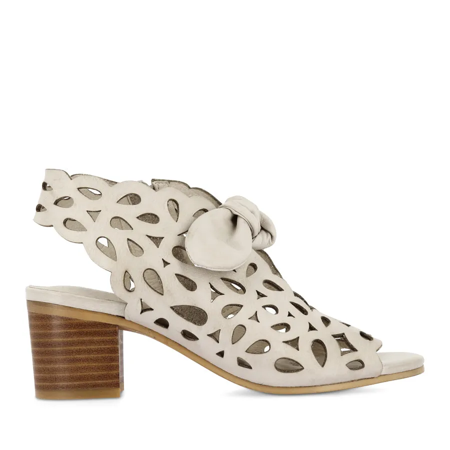 BRILEYS - ALMOND LEATHER Lace Accent Nature Glow