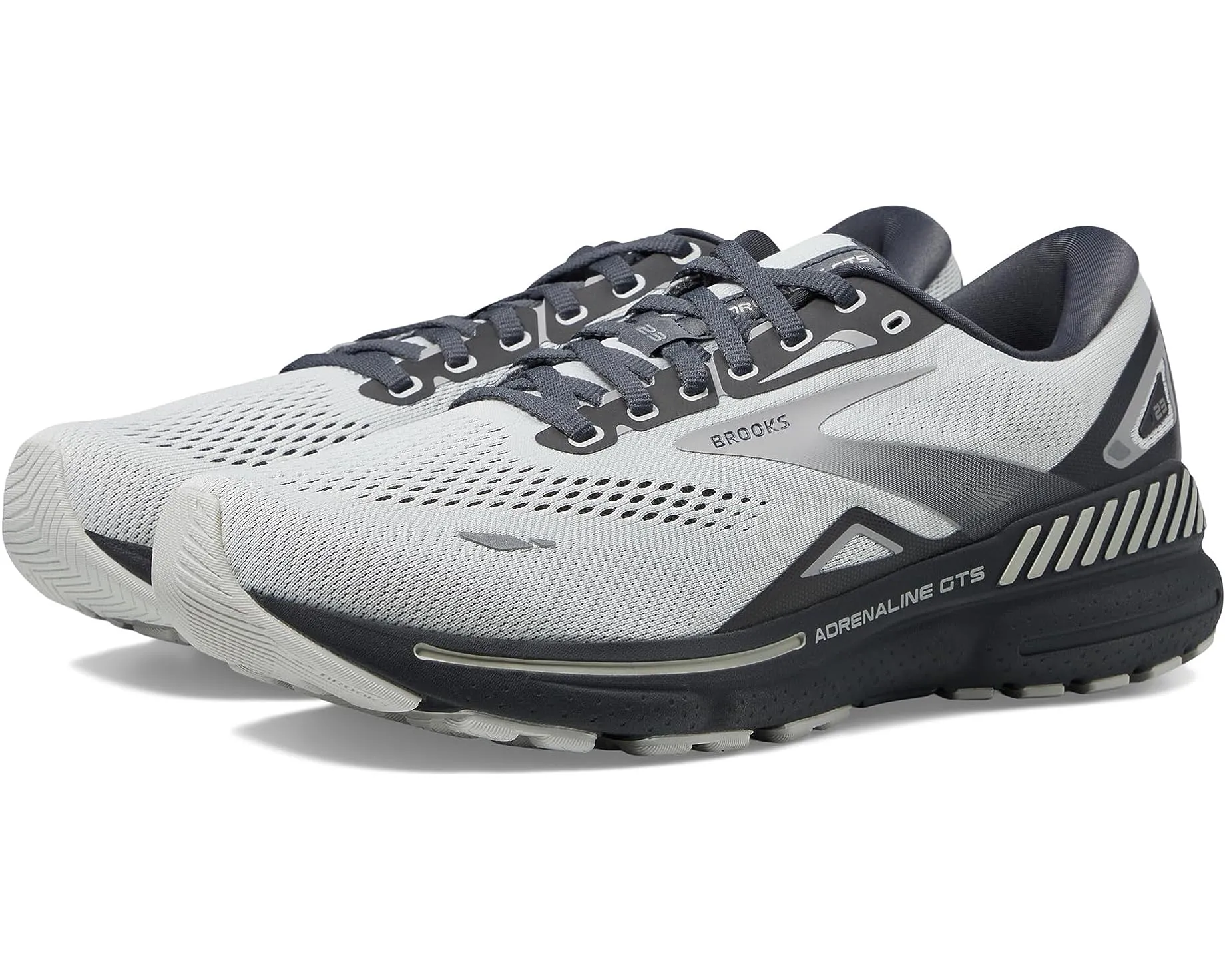 Brooks Adrenaline GTS 23 Men running in a mud pot area shoes rigid midsole shoes