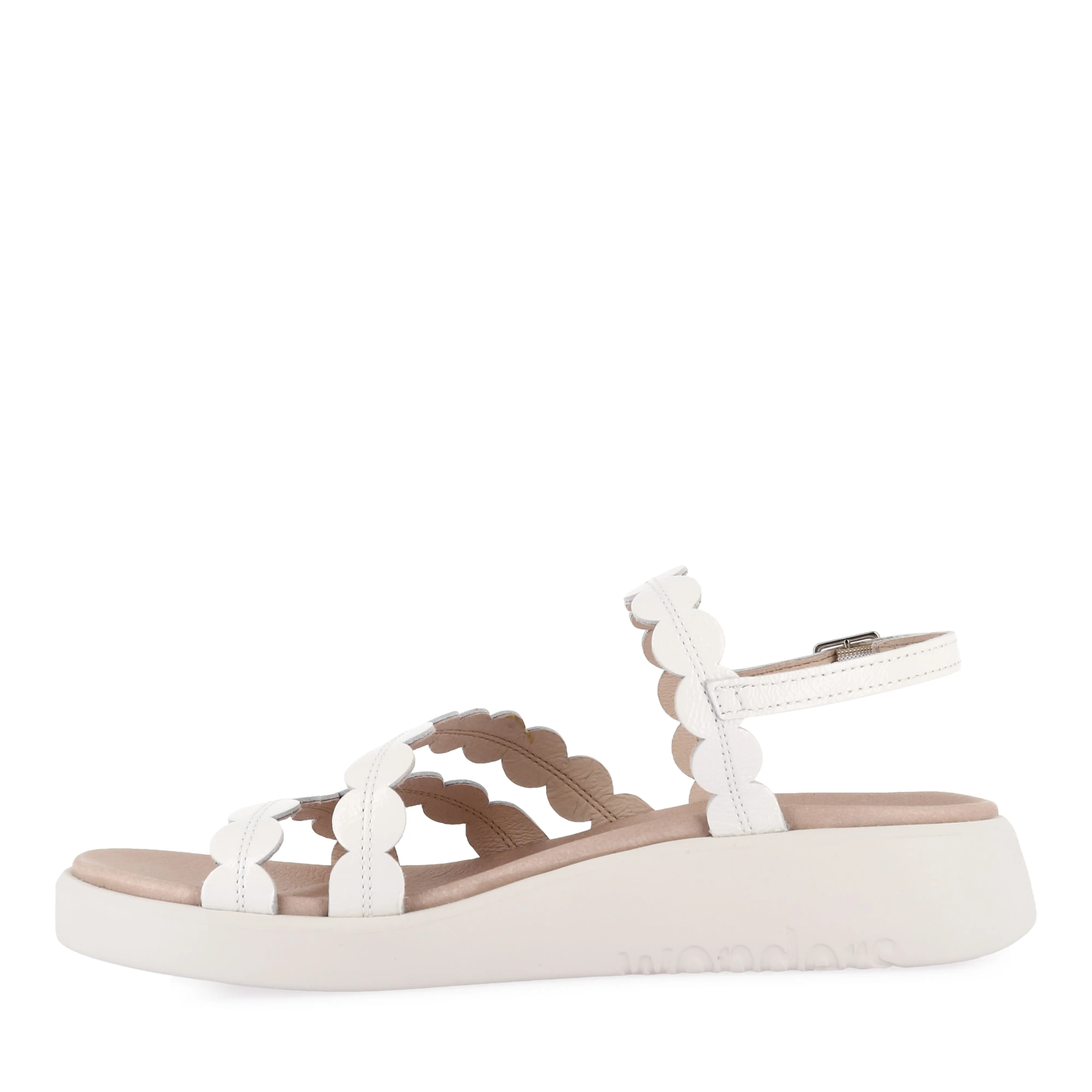 CADENCE C-6531 - WHITE PATENT Relaxed Look
