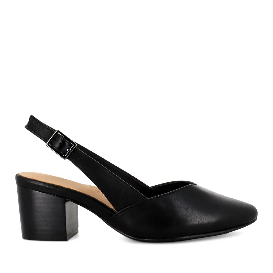 VEERA XW - BLACK BLACK LEATHER Outfit Walk
