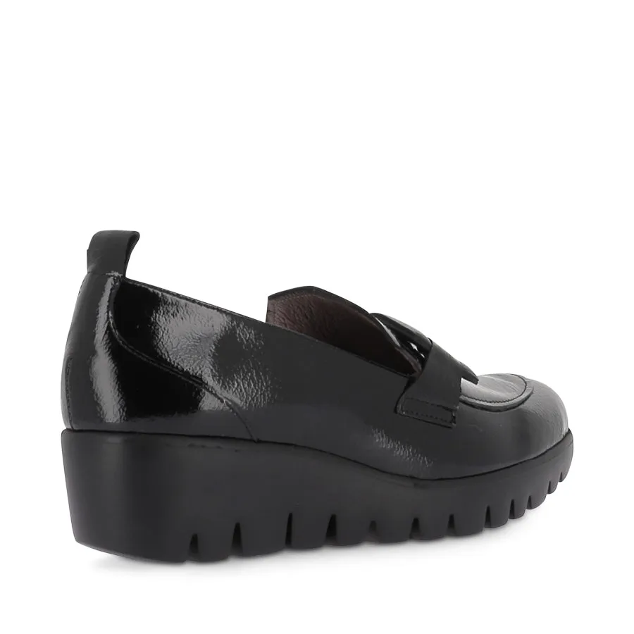 Everyday Shoes Sporty Look CORRI C-33303 - BLACK PATENT