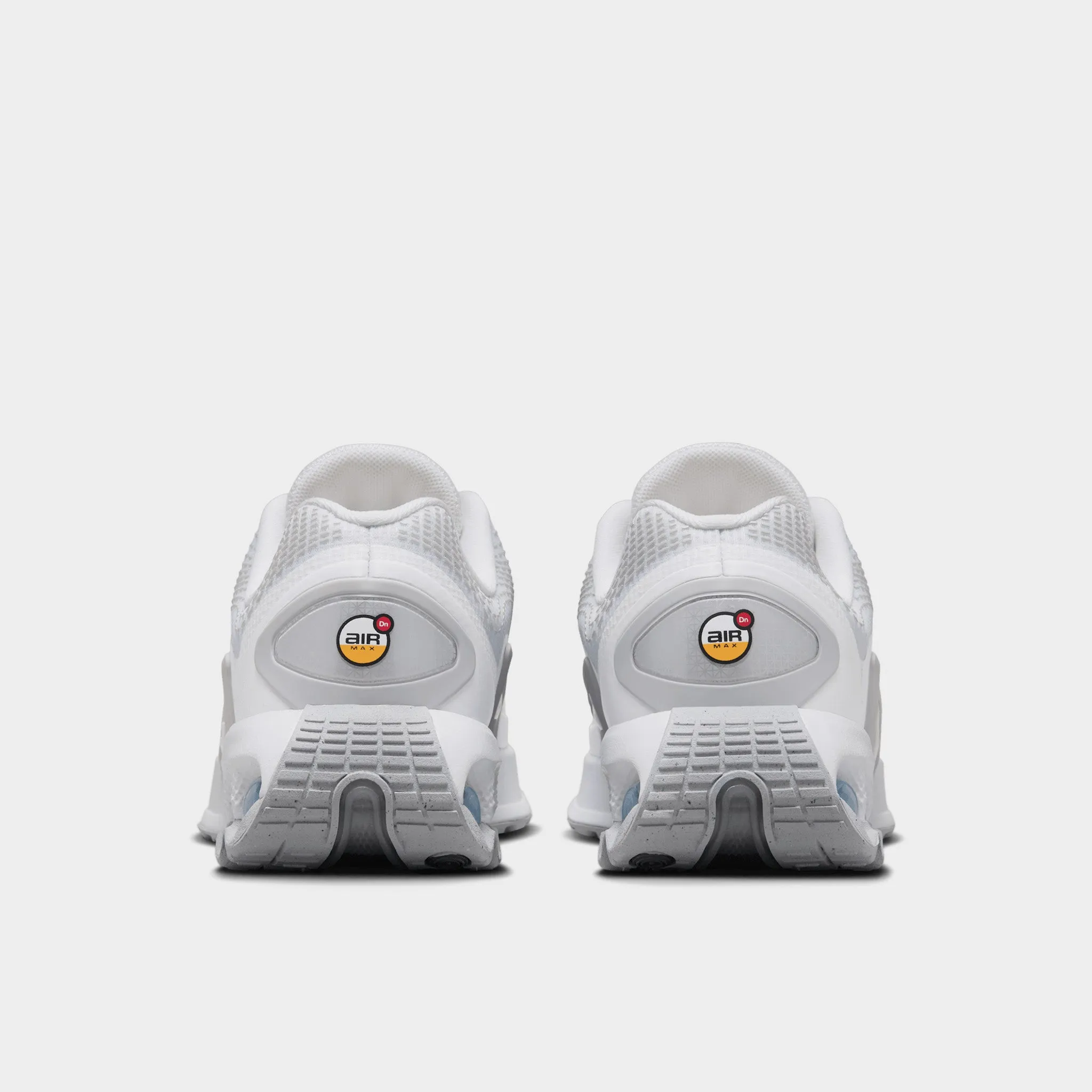Thermal Regulating Lining LowTop Nike Air Max DN GS White / White - Metallic Silver