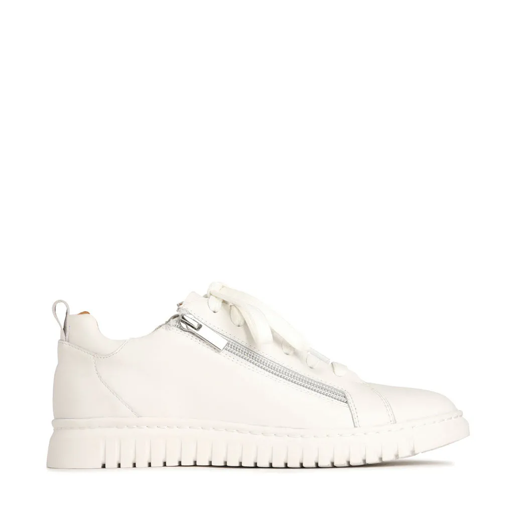 CLARAH Slip-resistant ease All-Season Wear