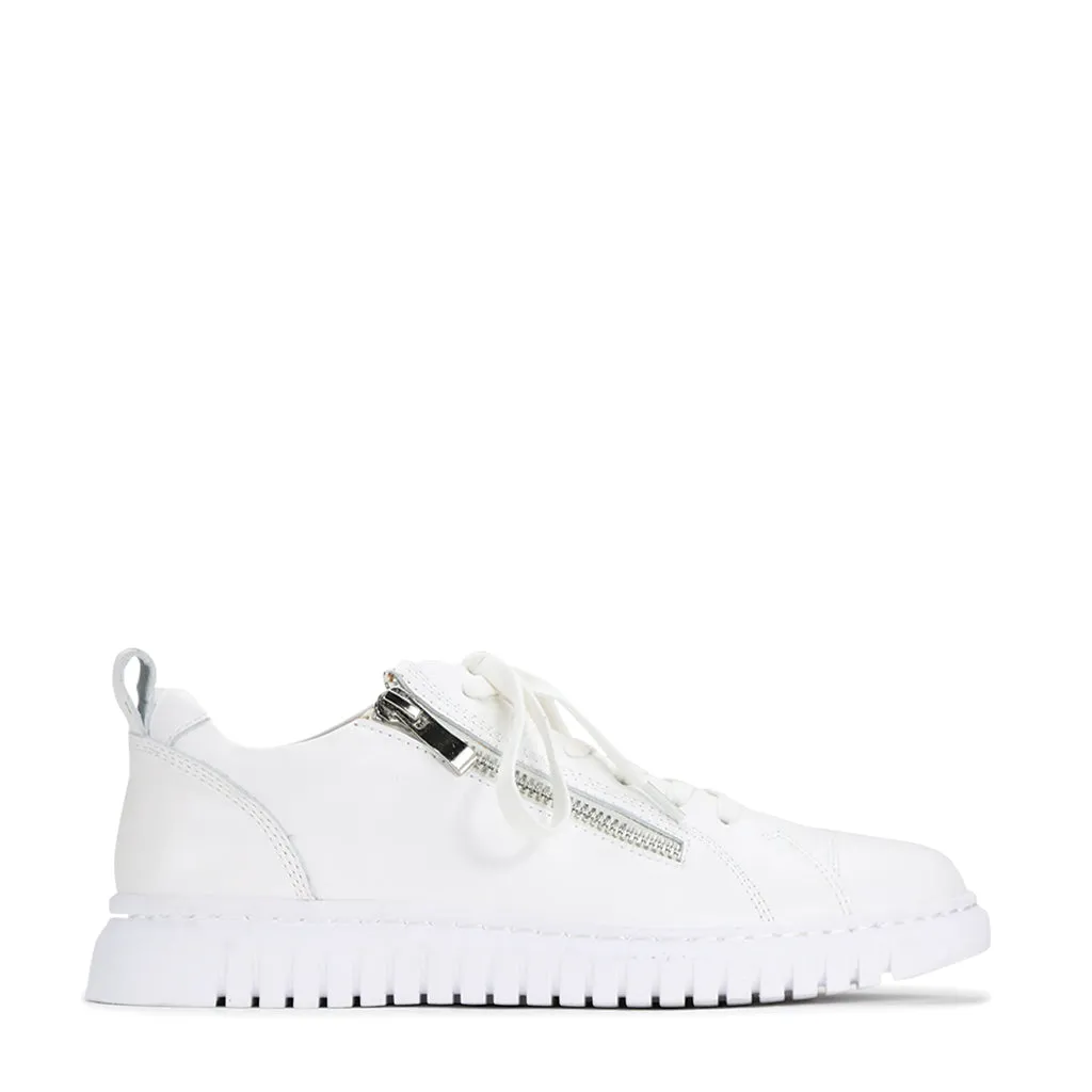 CLARENCE LOW-TOP SNEAKER LEATHER All Gender StainResistant