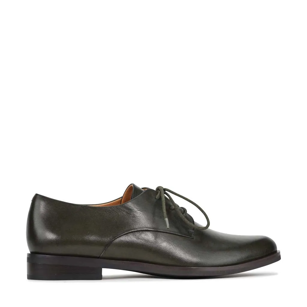 ZAIYA Practical Everyday Shoes Stylish Comfort Fit