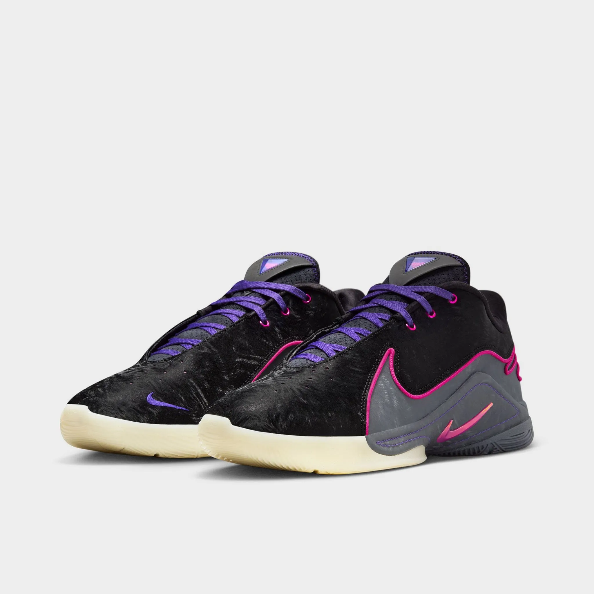 Dynamic Stability Frame Game Ready Nike LeBron XXII Black / Laser Fuchsia - Dark Grey