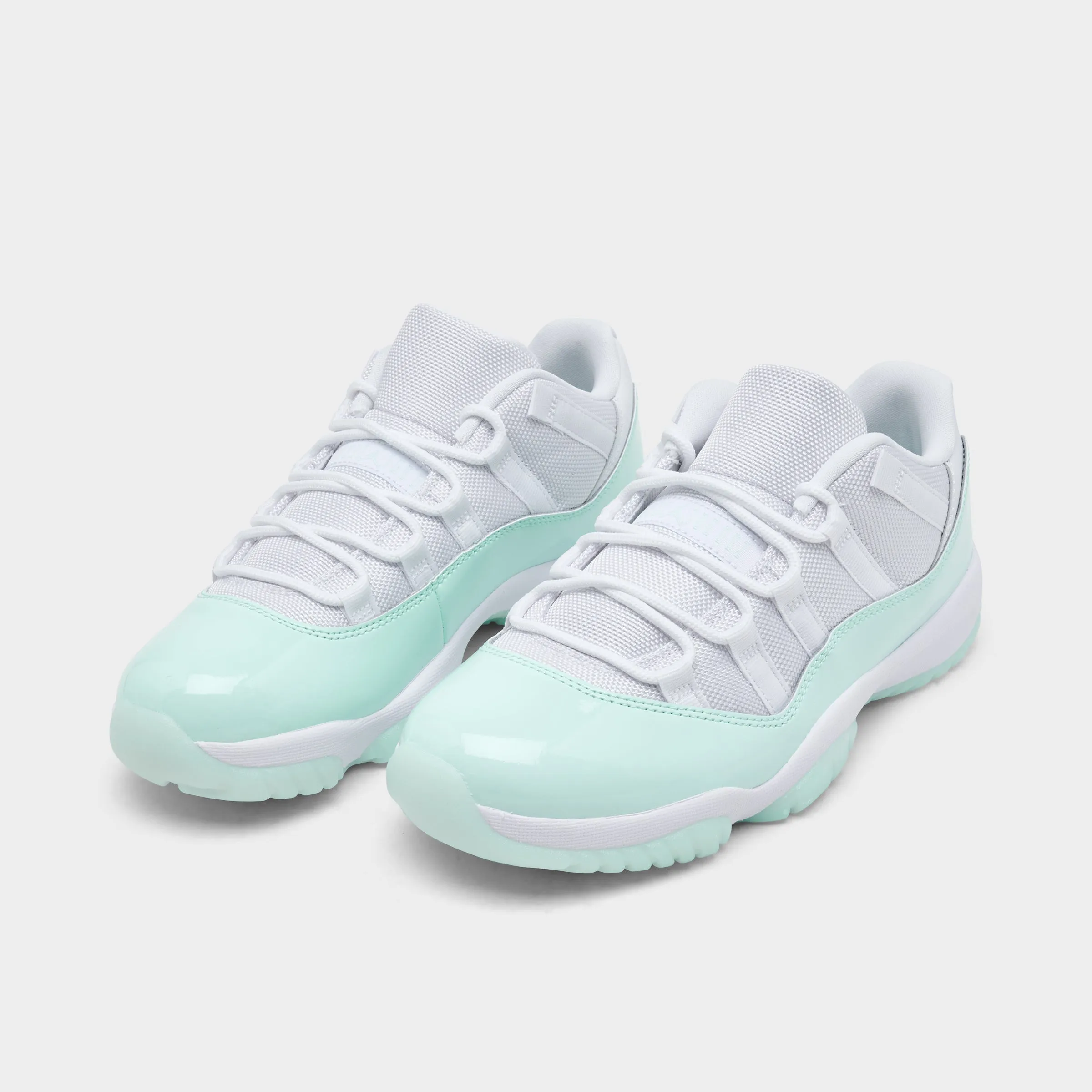 Jordan Women's 11 Retro Low White / Igloo Low Use