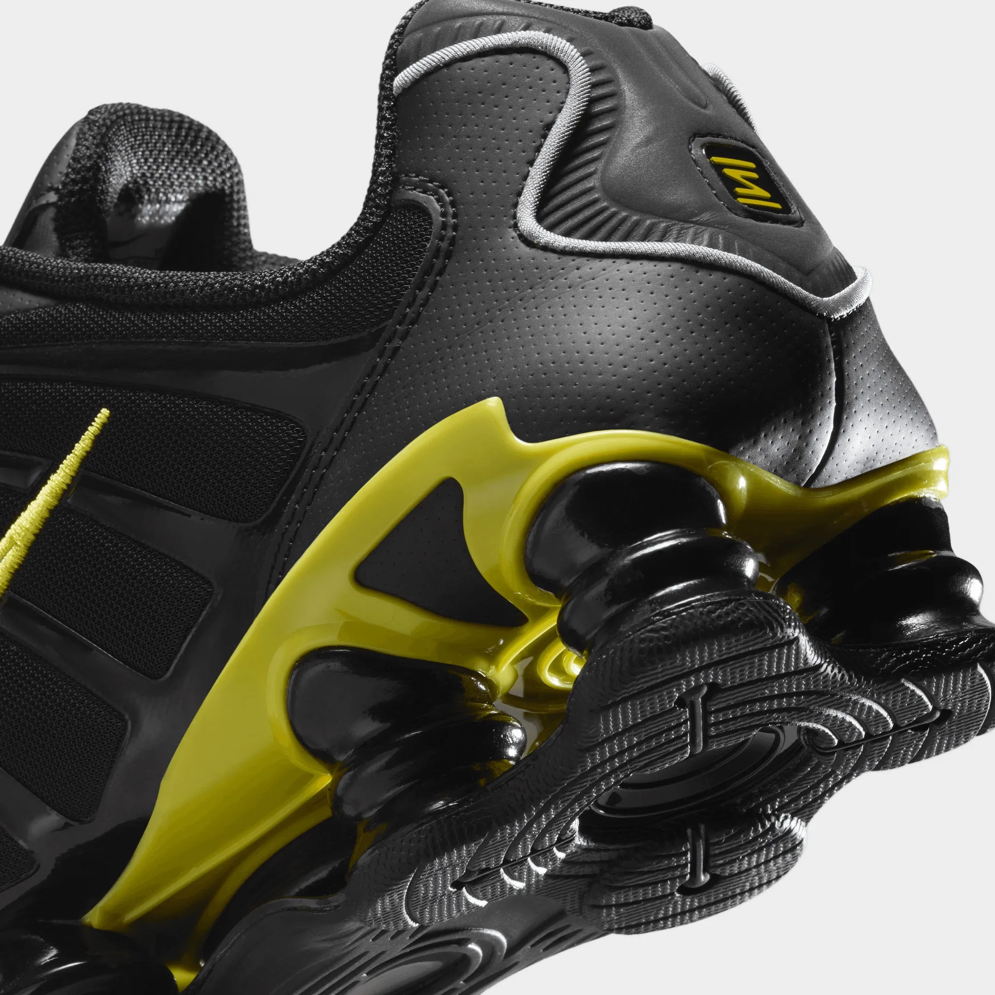 Nike Shox TL Black / Metallic Silver - Dynamic Yellow Hydrophobic coating