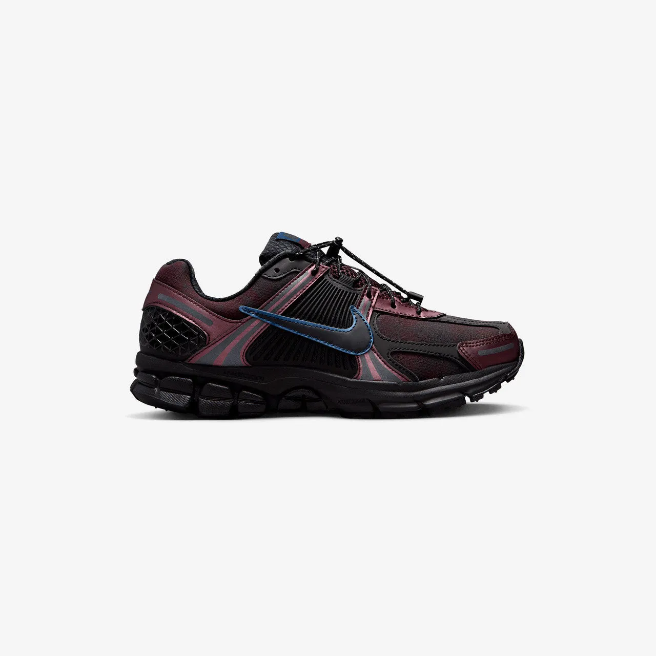 statement - making Practical Design Wmns Zoom Vomero 5