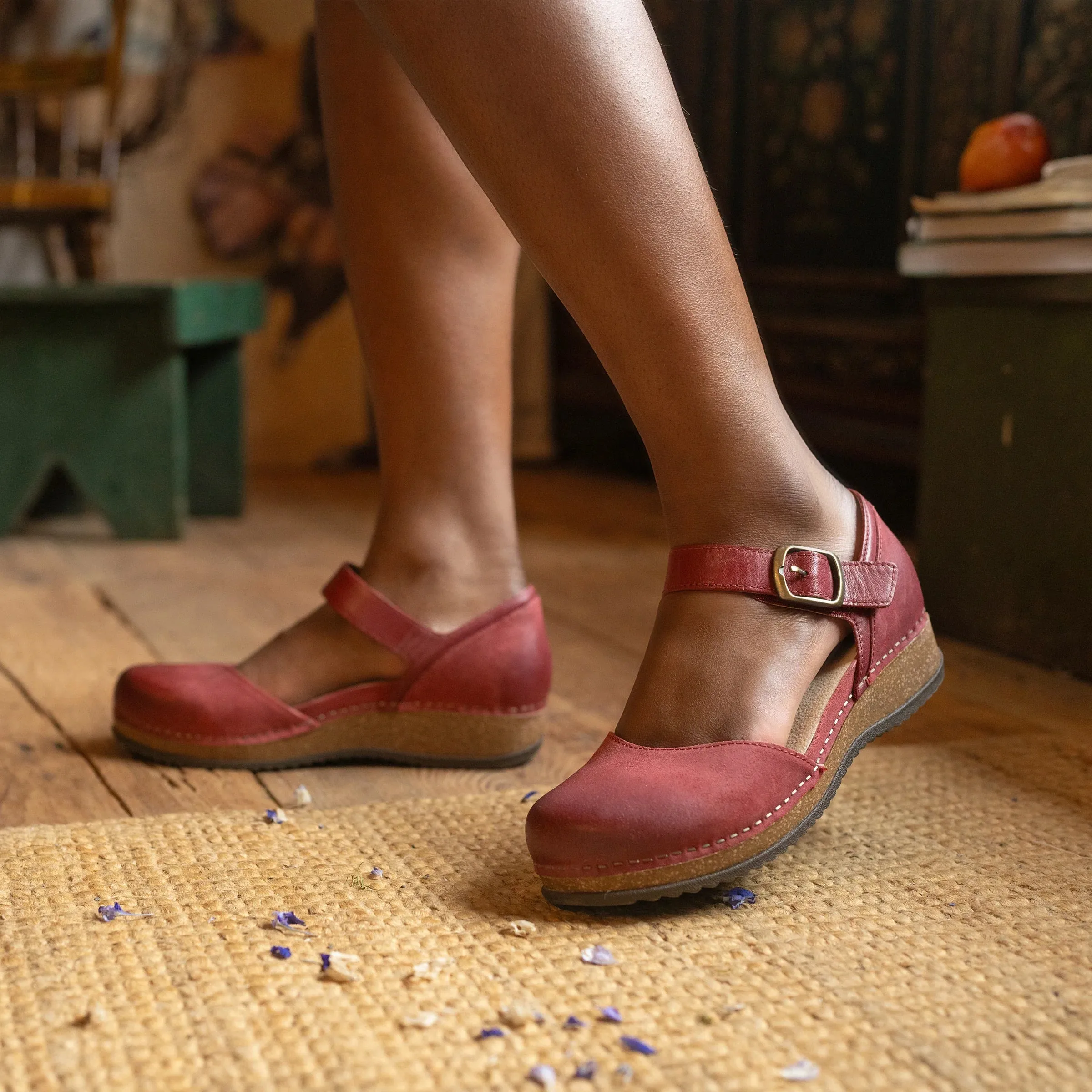DANSKO MAE - RED Shine Bright Kids Play