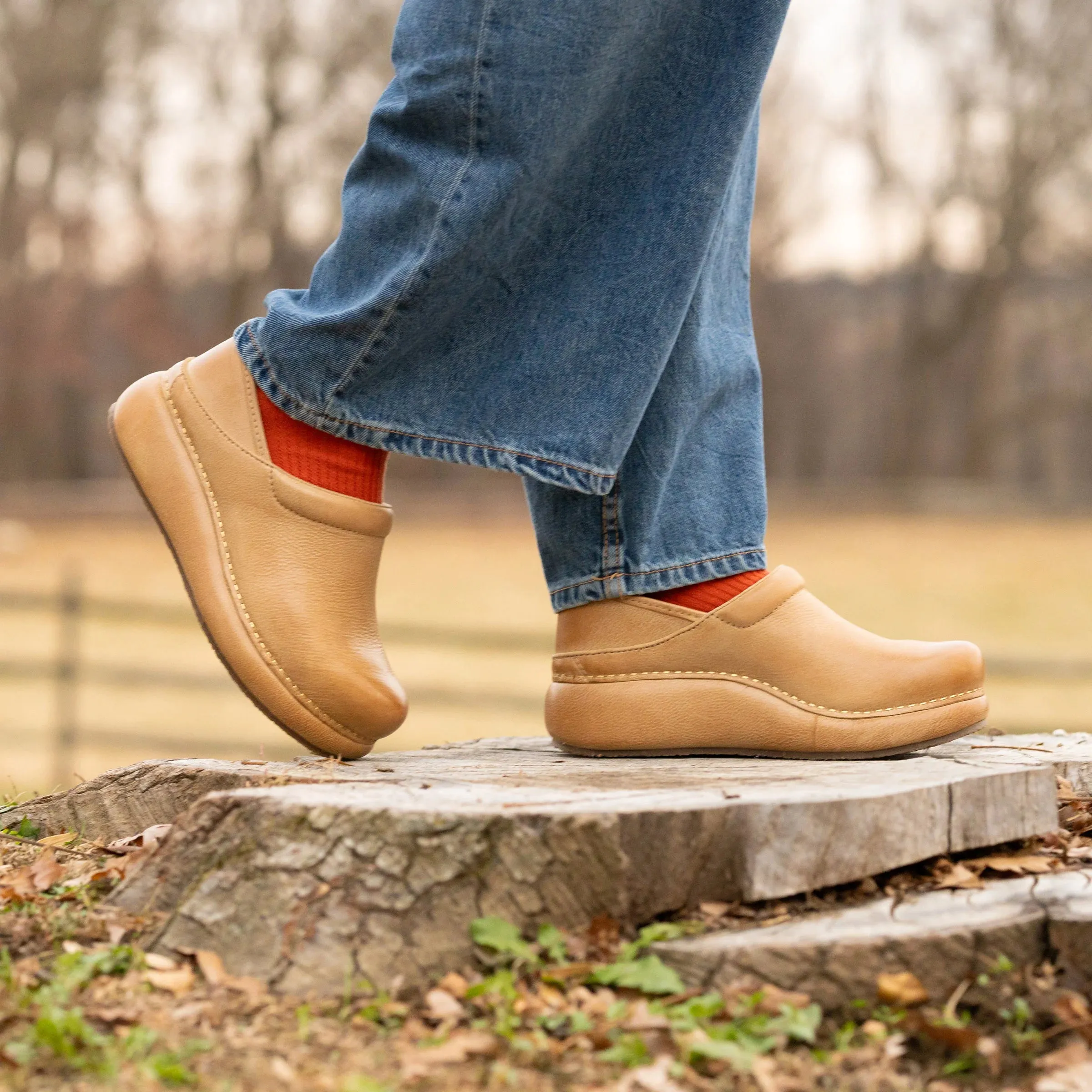 Field Fast Track Run DANSKO PLATFORM PRO CLOG - HONEY TAN
