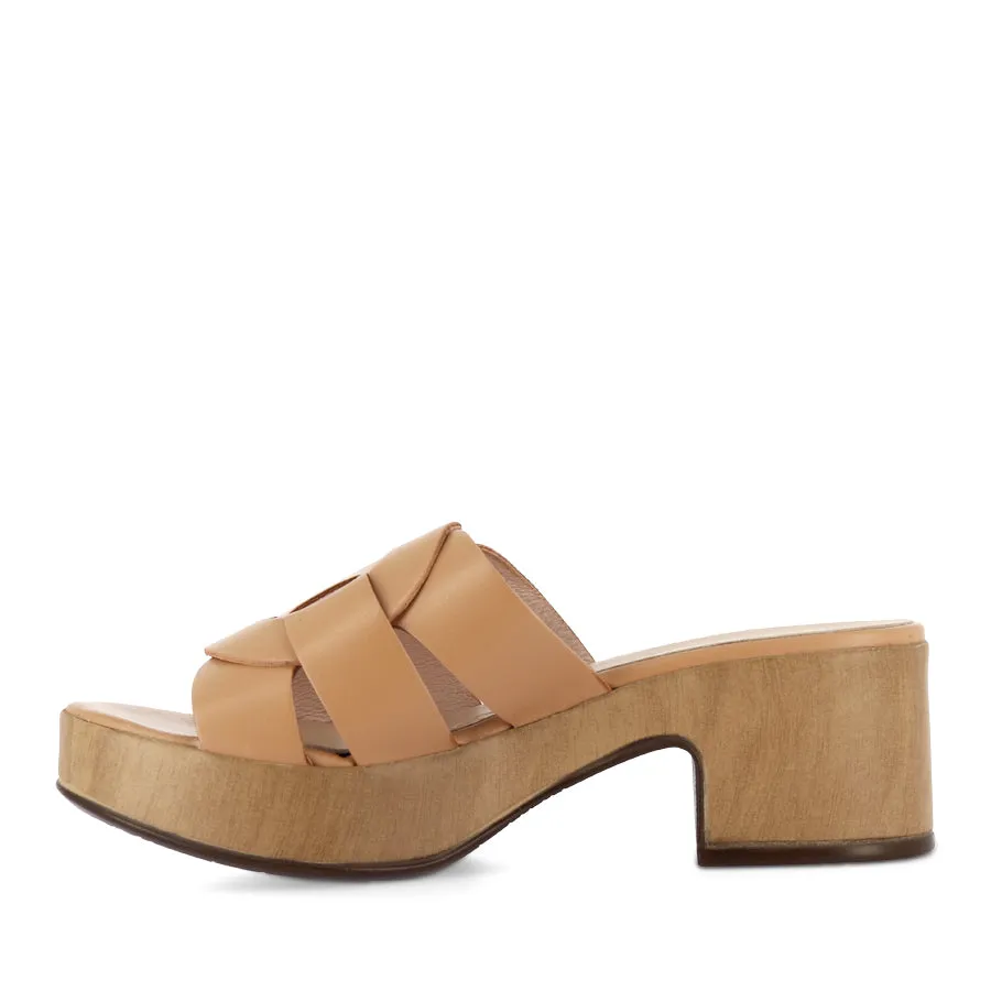 DARLA D-8840 - SAND/NATURAL LEATHER runway look Petite Step