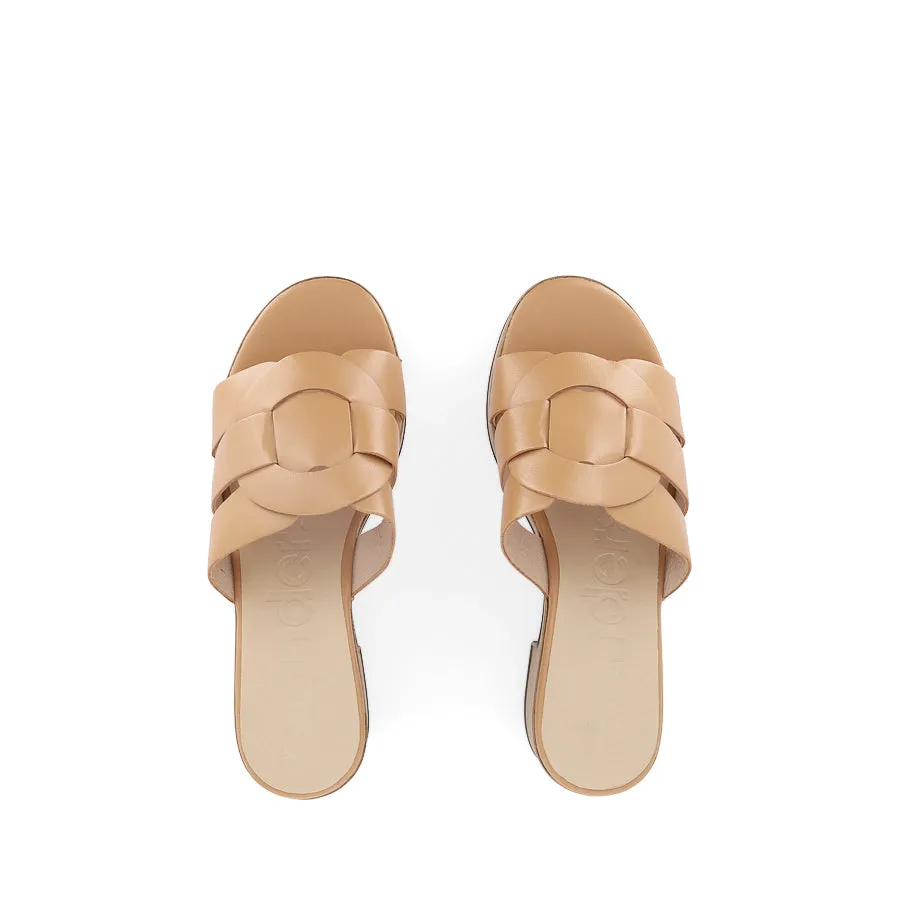 DARLA D-8840 - SAND/NATURAL LEATHER Smooth Harbor Day