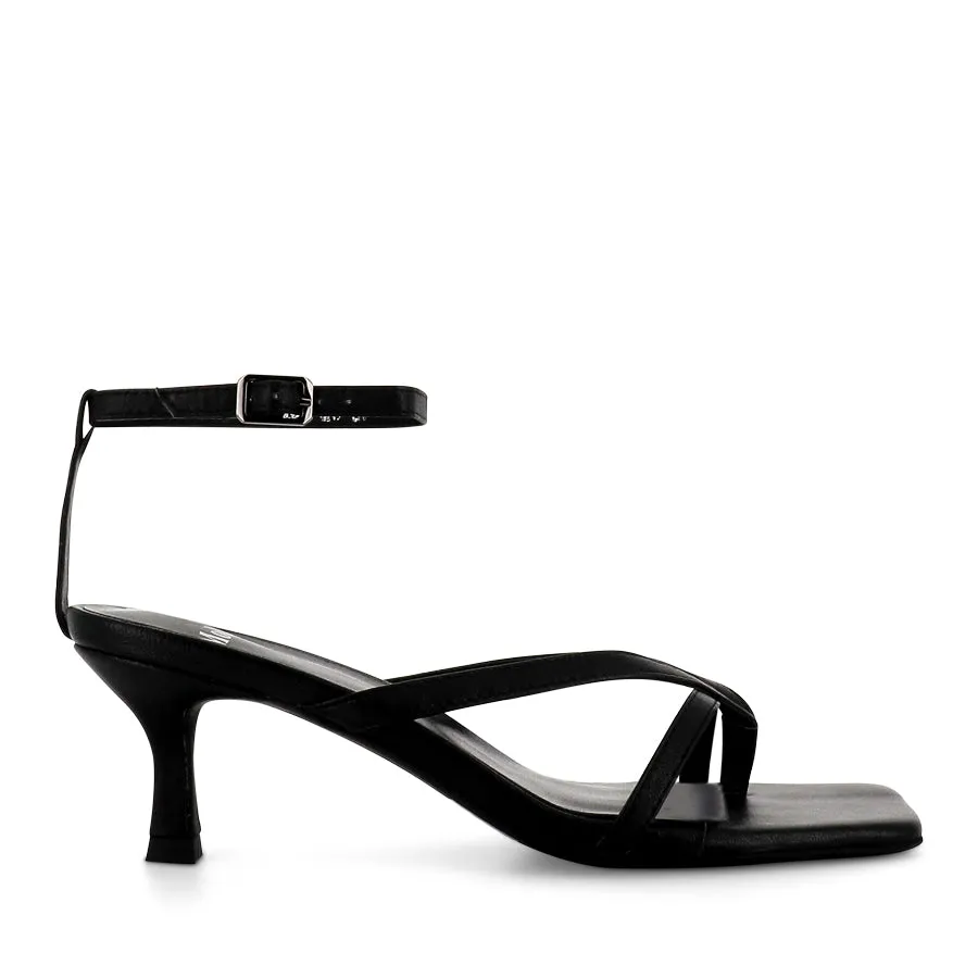 DENE - BLACK LEATHER Side Path