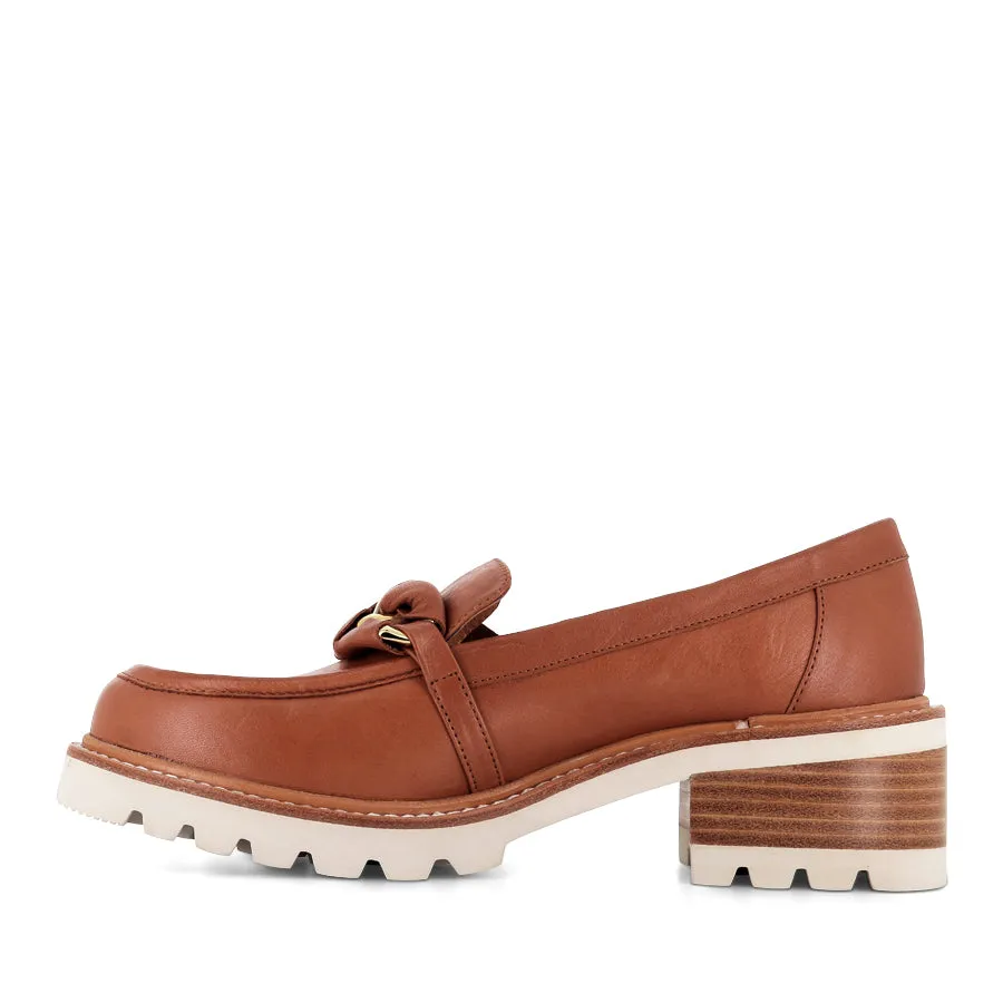 DOBBIE - BRANDY LEATHER Padded Street Smart