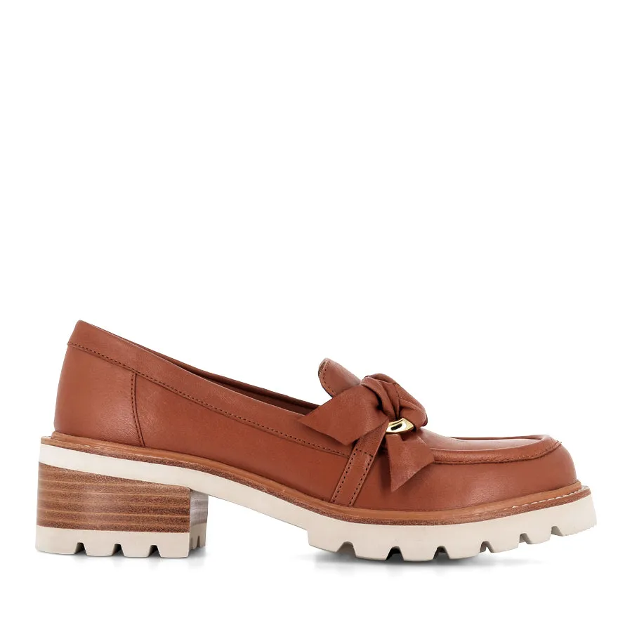 Path Wide Relaxed Style DOBBIE - BRANDY LEATHER