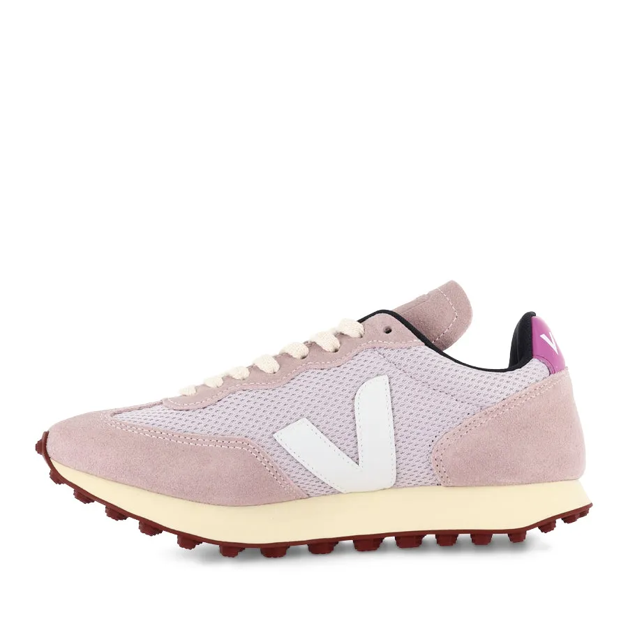 Ventilated Collar Design All-day breathability RIO BRANCO - PAMRE WHITE
