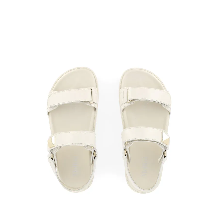 BEBE - CREAM LEATHER Slip-On Versatility