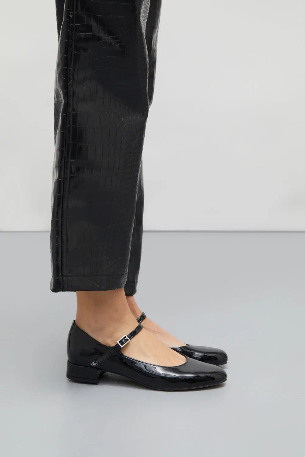 Abrasion   Resistant Comfort Grip Emilia Mary Janes in Black Patent Leather