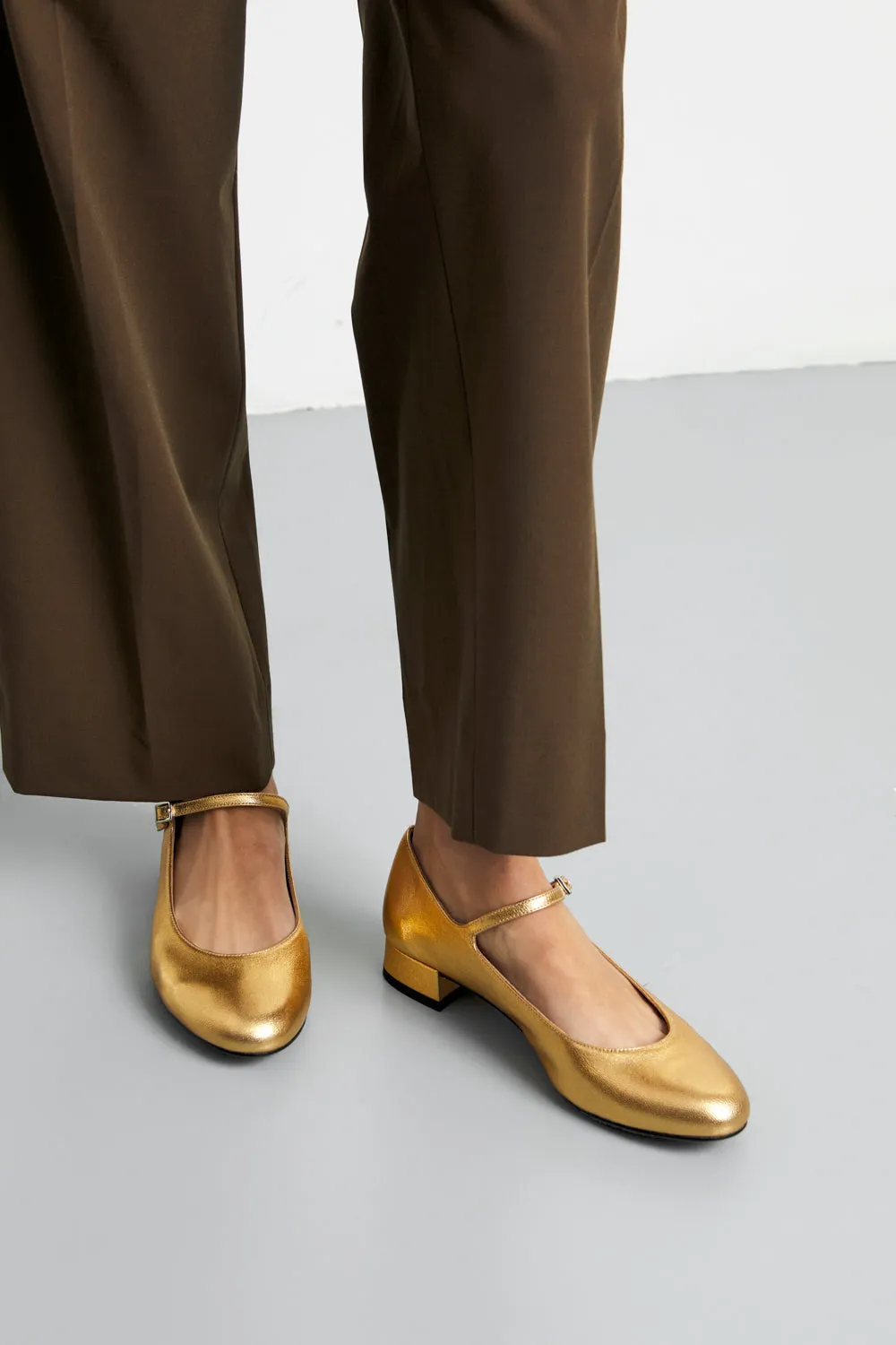 Emilia Mary Janes in Gold Leather Comfort Fit