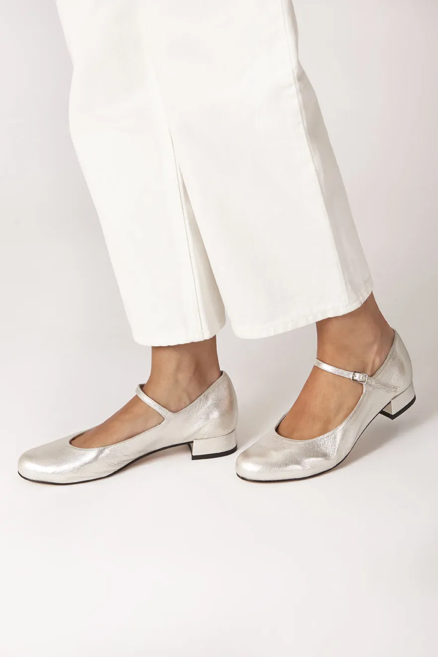 Emilia Mary Janes in Silver Leather Quick   Drying Padded Shoulder