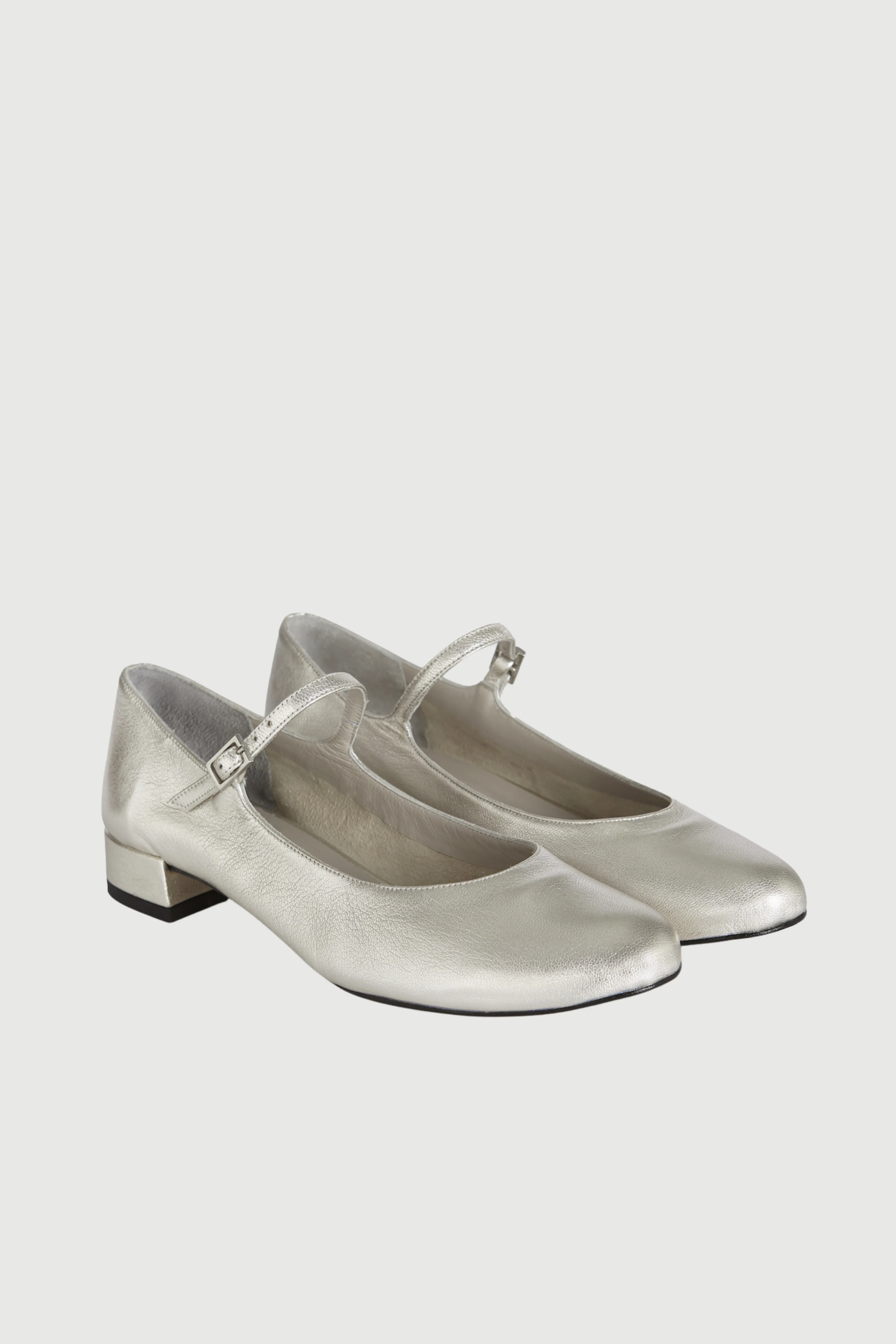 Emilia Mary Janes in Silver Leather Anti   Bacterial V neck