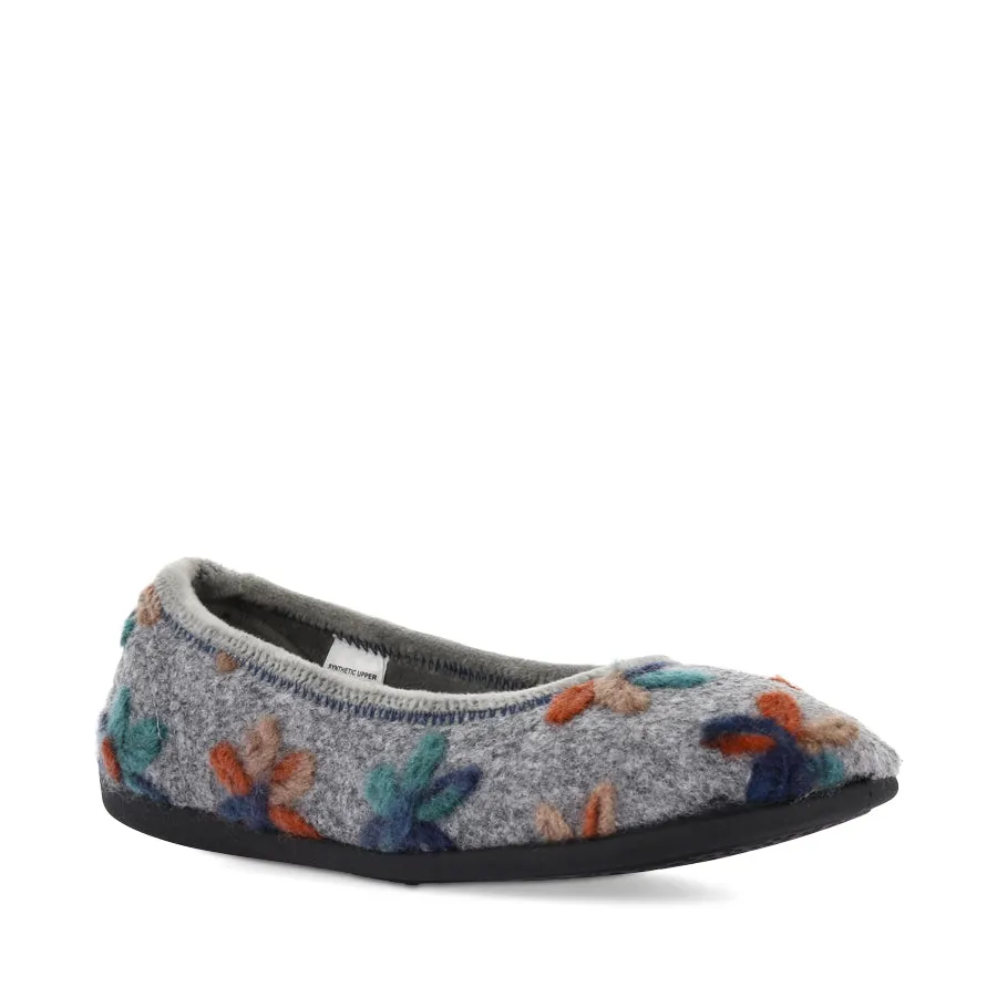 ESPERA - LIGHT GREY EMBROIDERY Instant Fit Sandals Lightweight Design