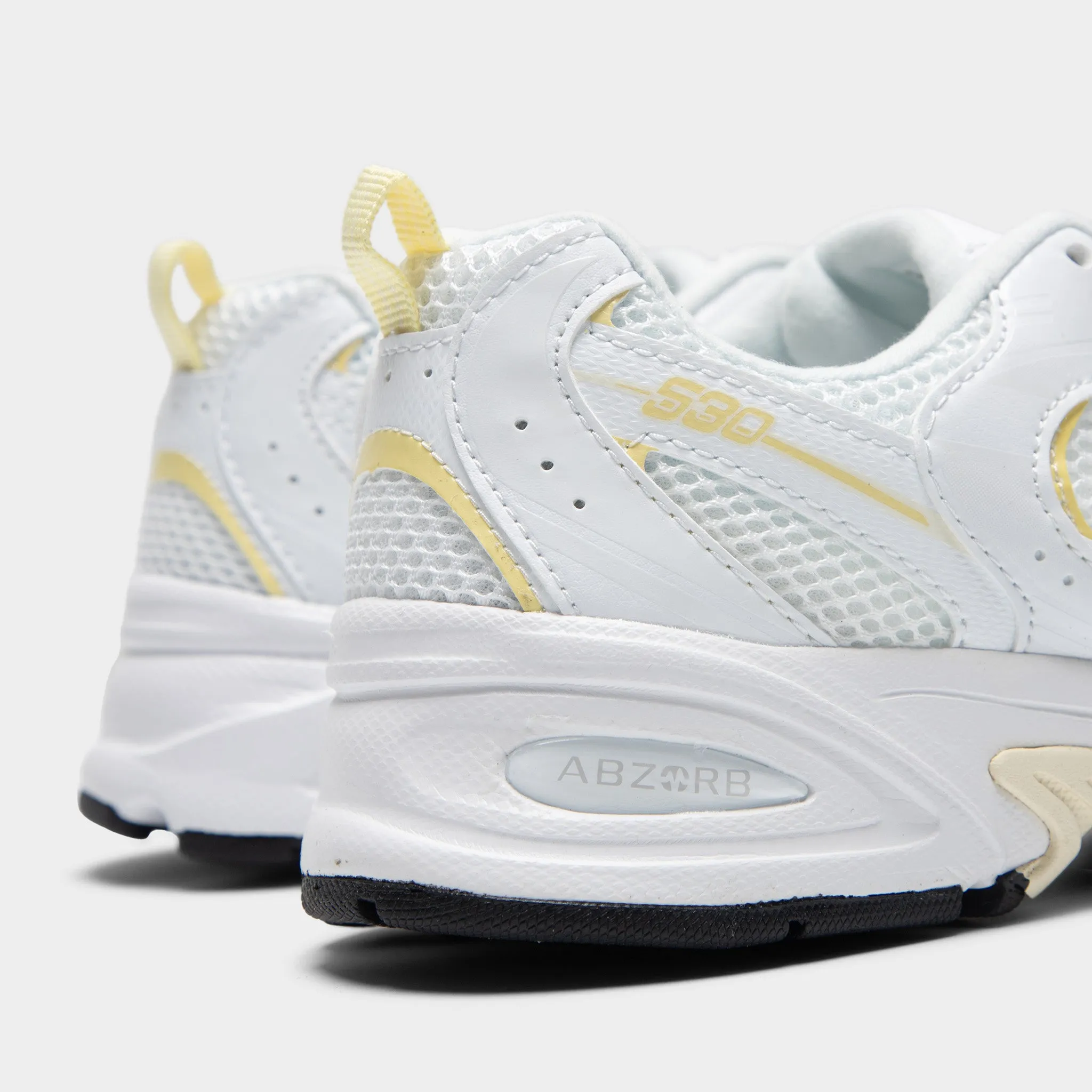 Stretch Comfort New Balance Juniors' 530 White / Beige