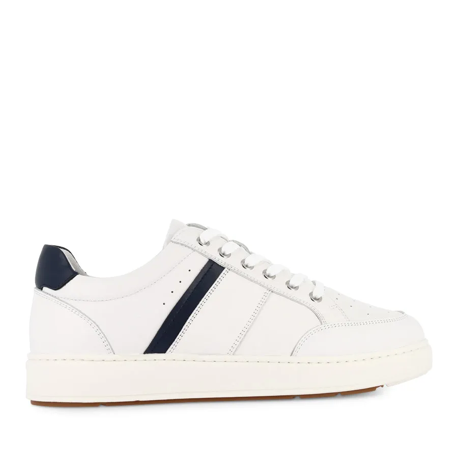 Reinforced toe box Chic Flair LINCOLN - WHITE/NAVY LEATHER