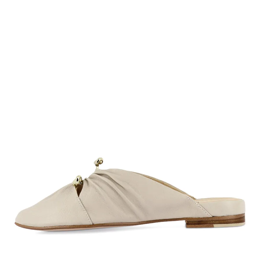 FIBBY - ALMOND LEATHER Happy Feet Design Romance Walk