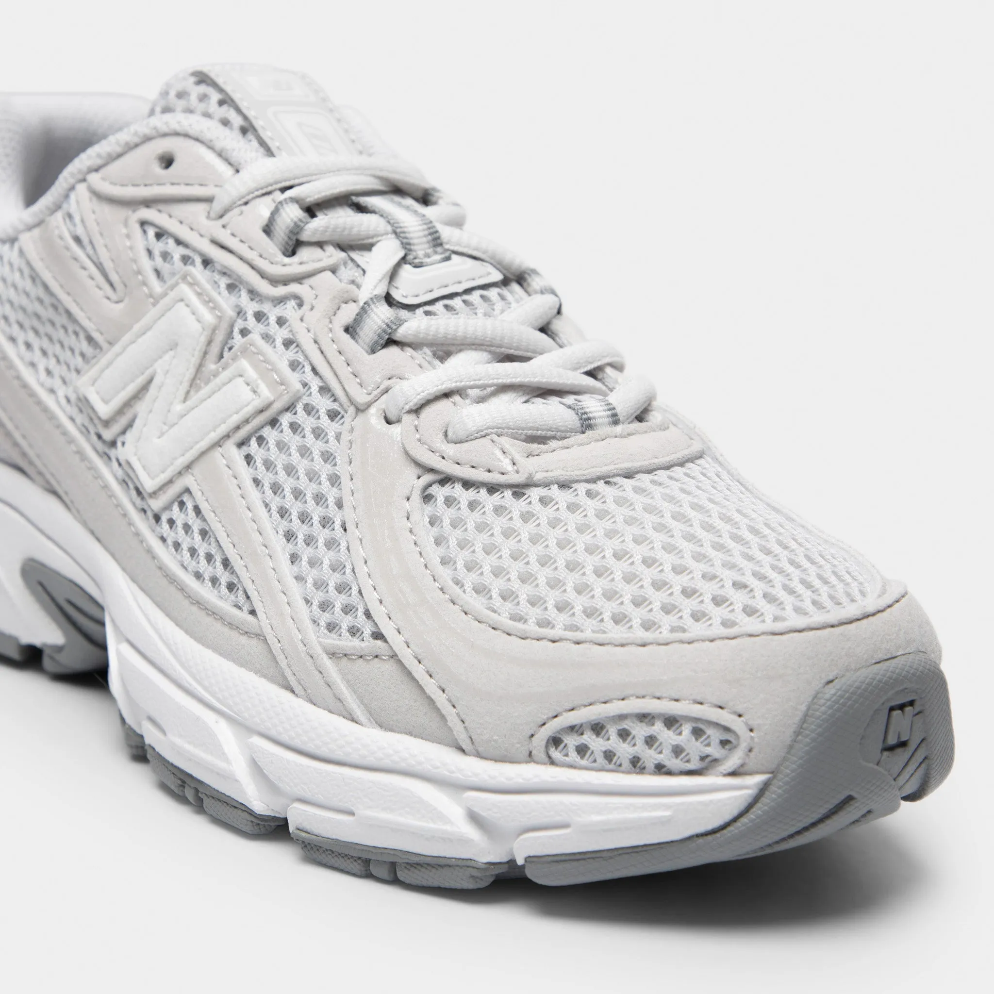 Soft Motion New Balance Juniors' 740 Grey Matter / White