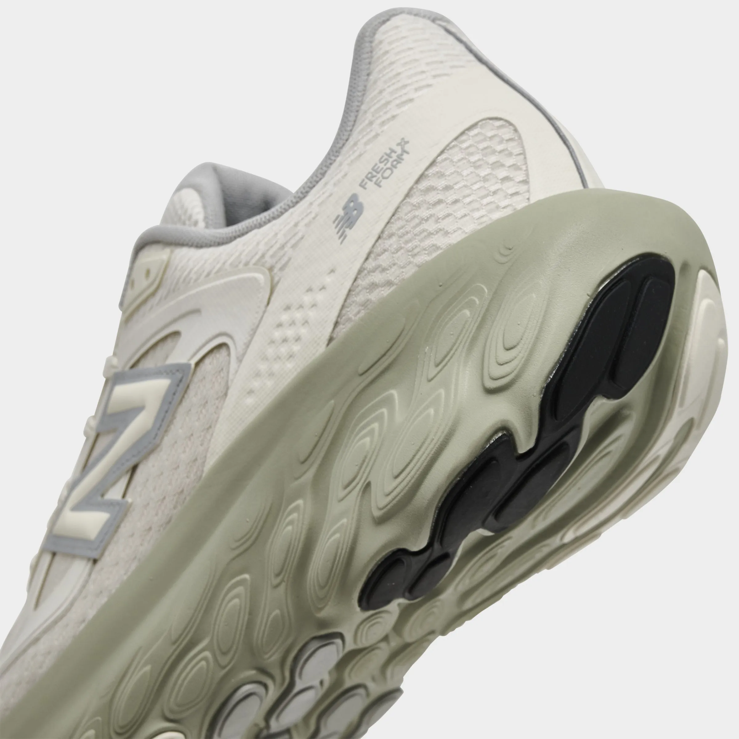 New Balance Fresh Foam Trainer Tan / Khaki Sneaker Comfort Thermo Regulating Liner
