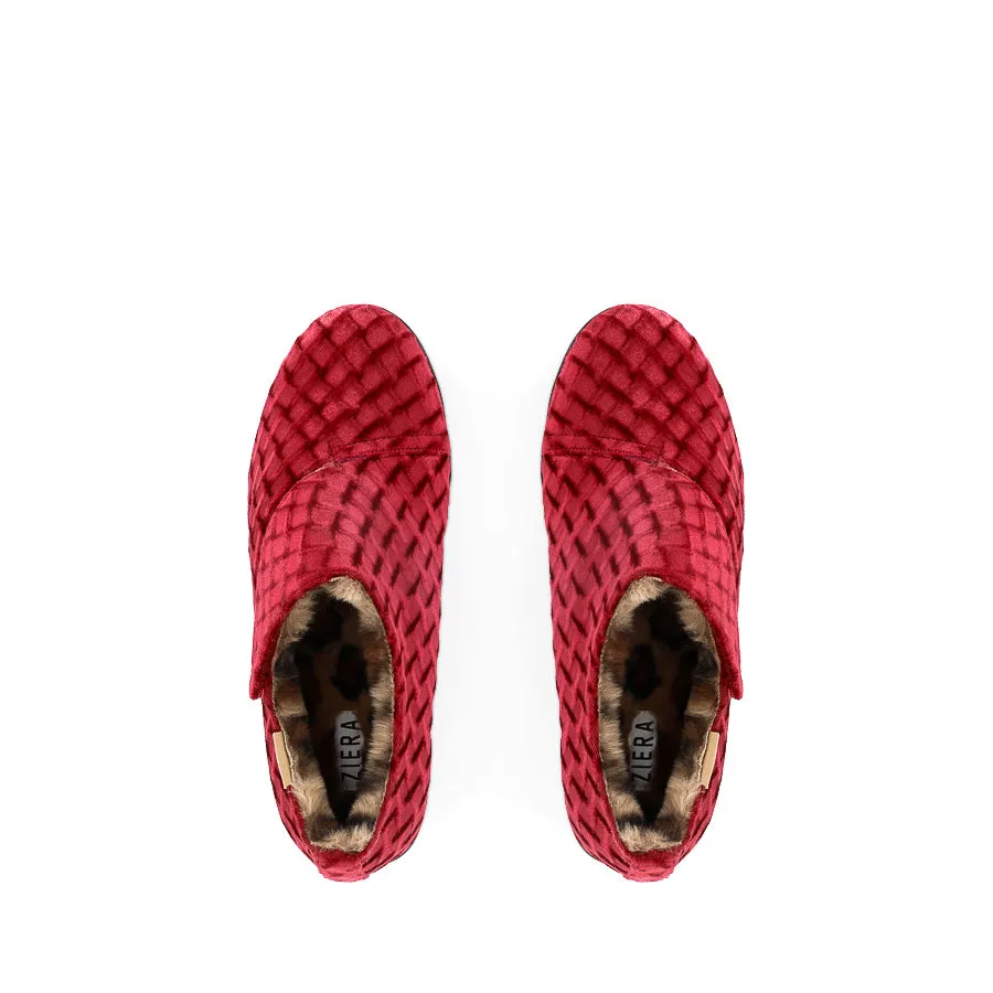 FLISS - RED EMBOSSED Relaxing Walk Shoes