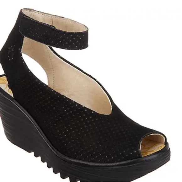 FLY LONDON YALA PERF - BLACK Low Profile